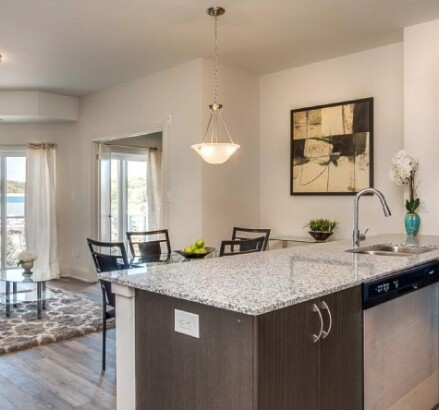 151 Marina Park Avenue Kitchen2