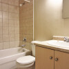 182 Lisgar new bathroom3