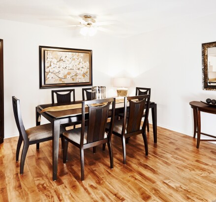 22 Fairlane Dining room standard3