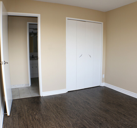 225 Capel Bedroom facing closet