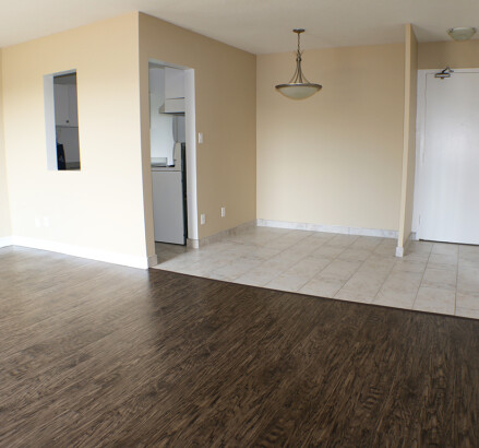 225 Capel Living room facing kitchen