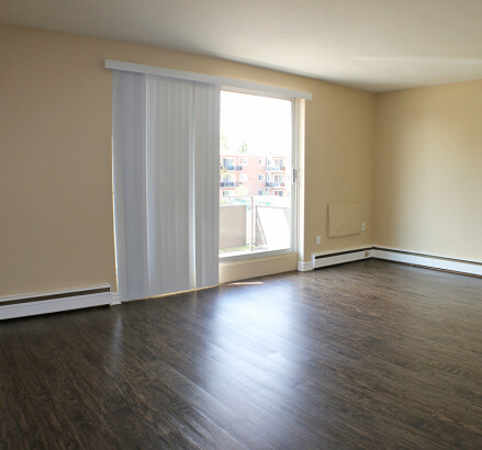 225 Capel Living room facing patio