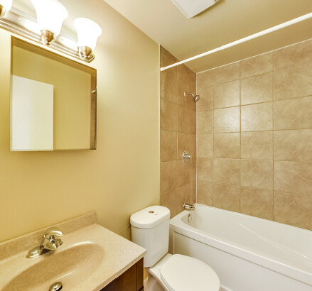 23 26 27 Terry Fox Place Bathroom style 2
