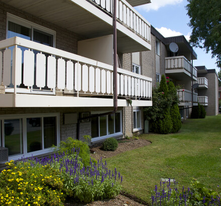 242 Linwell new Building balconies