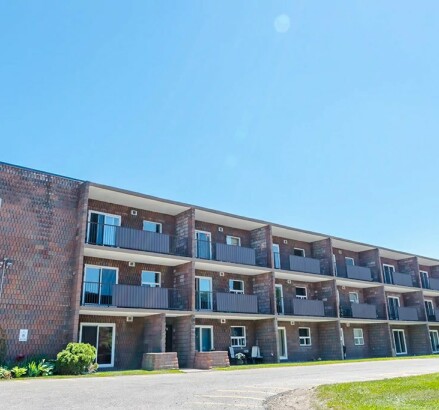 27 Terry Fox Exterior Balconies 4