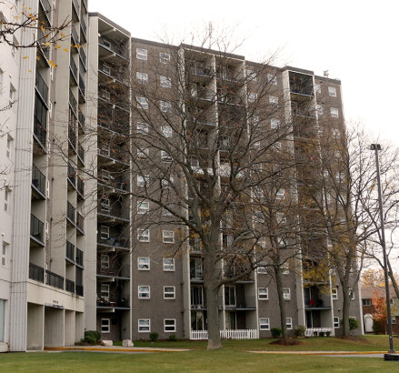 2930 Wildwood Exterior from front2