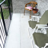 295 Lakeshore balcony2
