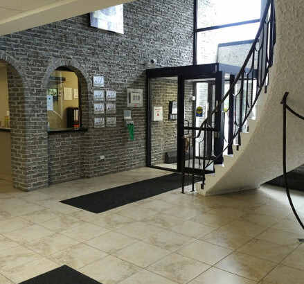 295 Lakeshore lobby 2