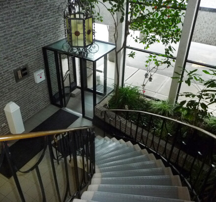 295 Lakeshore lobby