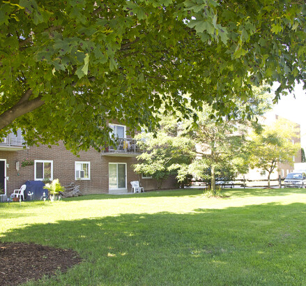 32 Dawson building courtyard