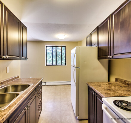 352 Dacey Kitchen facing dining area