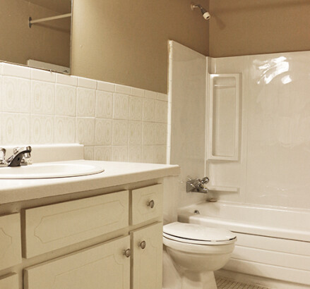 3540 Peter 2 bedroom bathroom2