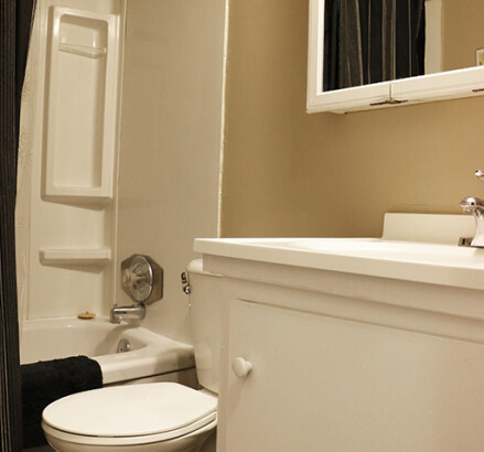 360 Caron 2 bedroom bathroom2
