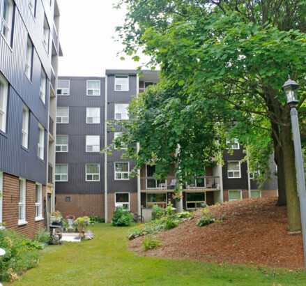 42 Campbell new building courtyard