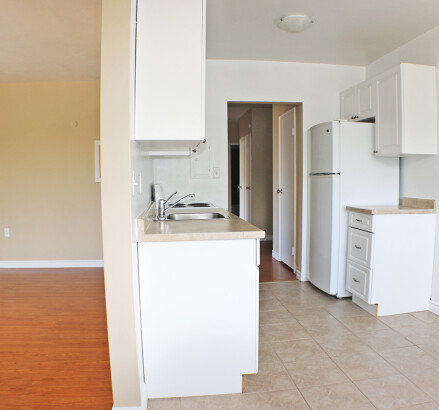 620 Berkshire 2 bedroom Dining area and kitchen