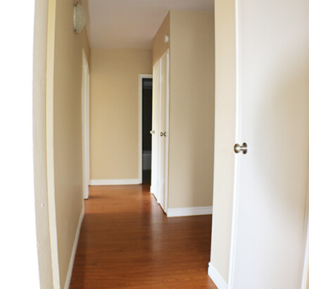 620 Berkshire 2 bedroom Hallway