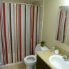 621 627 631 MacDonald Staged bathroom3