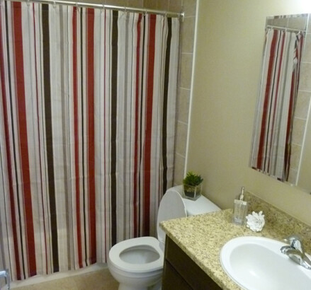 621 627 631 MacDonald Staged bathroom3