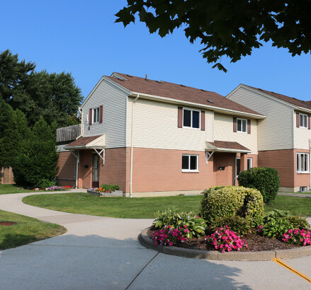 65 Fort new Townhome exterior2