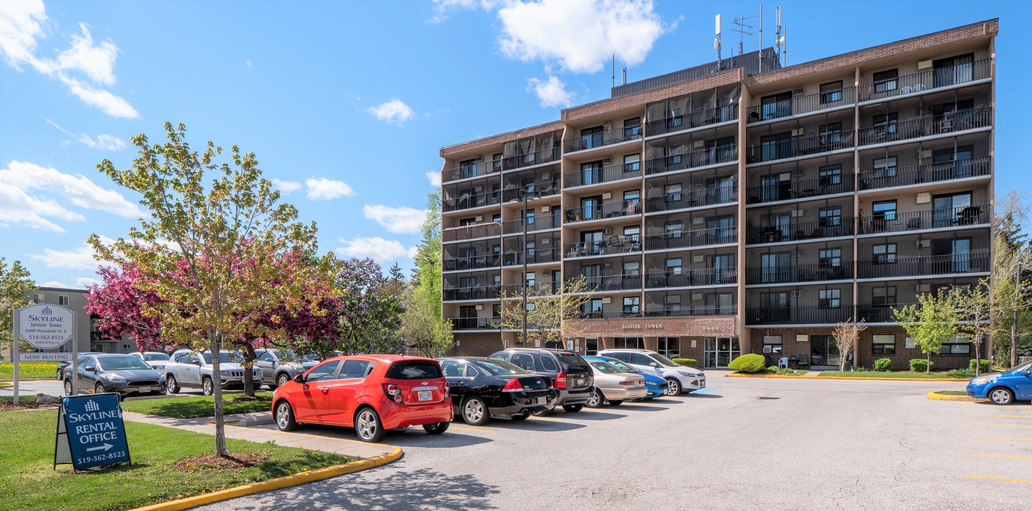 Janisse Tower Skyline Living