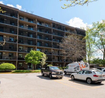 6600 Wyandotte Unit 402 33