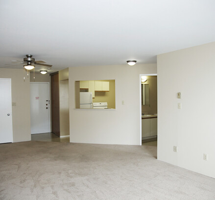 722 John Counter livingroom5