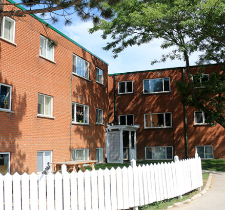 764 Waterloo new Building entrance