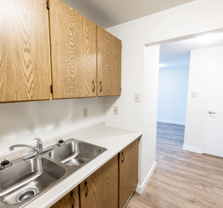 777 Kingsway Building B Unit 106B 6