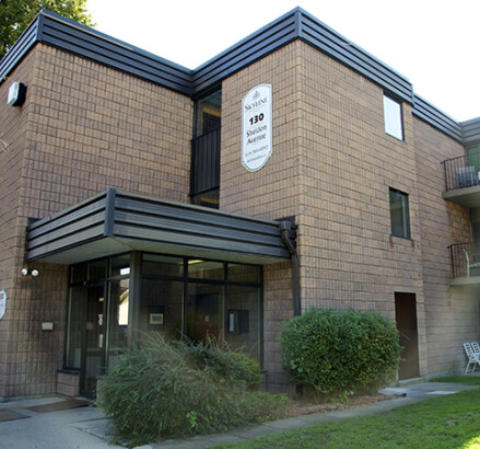 89 Riverview building front4