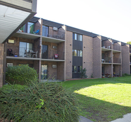 89 Riverview building4