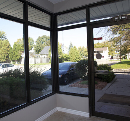 89 Riverview lobby