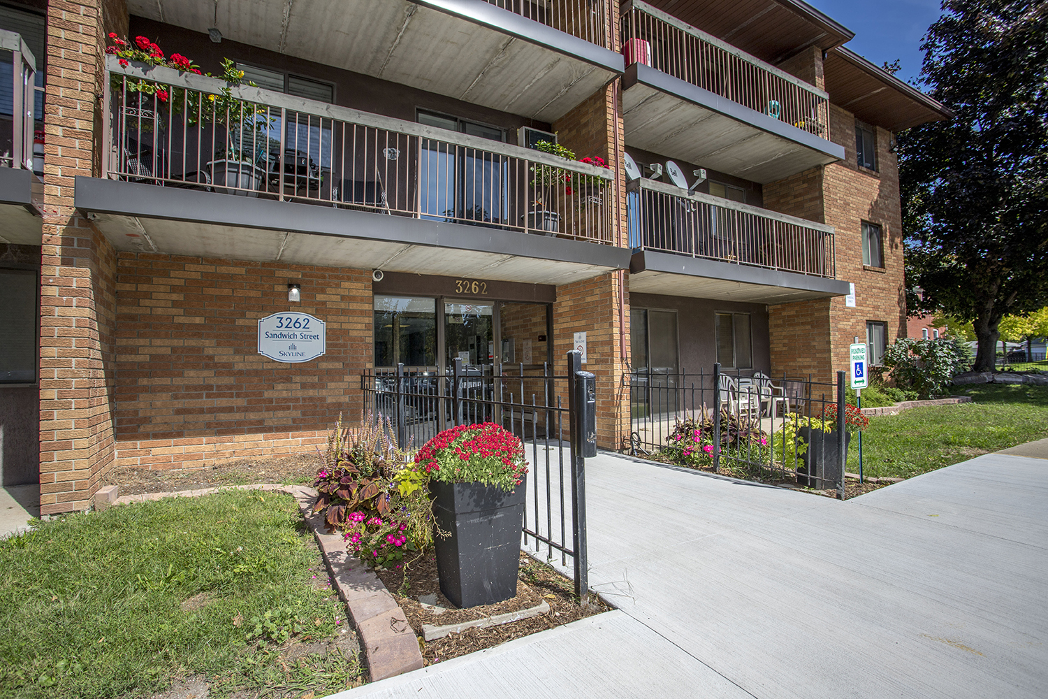 Historic Town Apartments Skyline Living