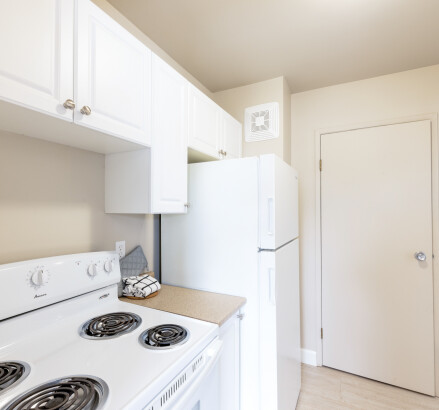 Skyline 625 Beverly Street 1 bedroom suit 0185