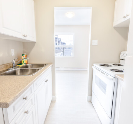 Skyline 625 Beverly Street 1 bedroom suit 0188