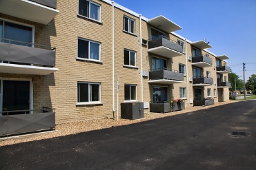 225 Capel Exterior Side