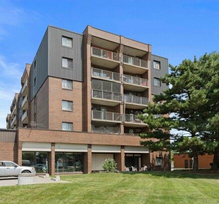 11886 Tecumseh Rd E August 2023 Amenities Exteriors Unit Web 23