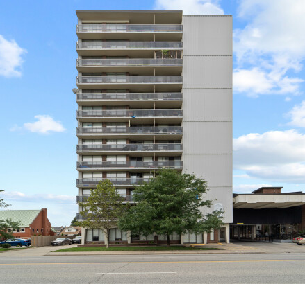 1545 Ouellette Ave August 2023 Amenities Exteriors Unit Web 23