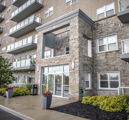 355Dun 555Park Exterior Entrance 2