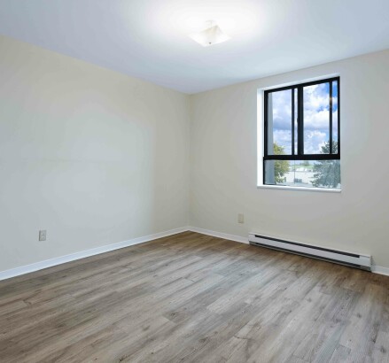 625 Glengarry 8