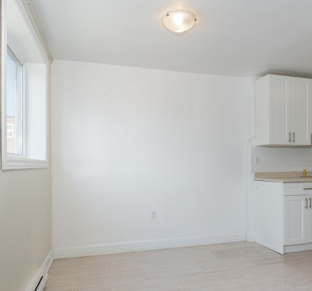 794 Waterloo St Unit 14 2Bed 1Bath 17