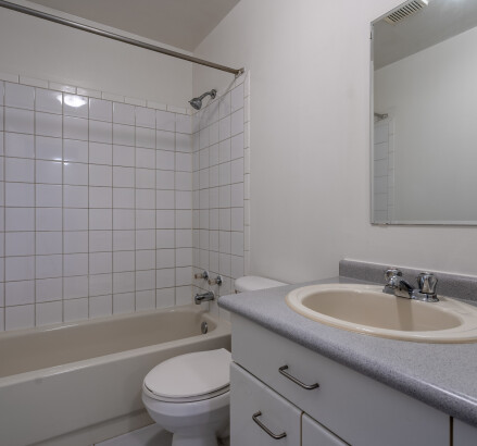 835 unit bath