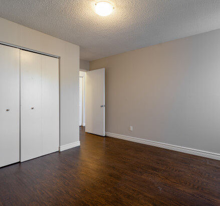 835 unit bedroom