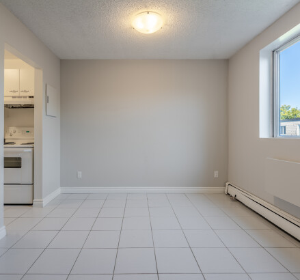 835 unit diningroom