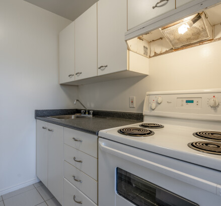 835 unit kitchen1