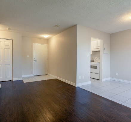 835 unit livingroom