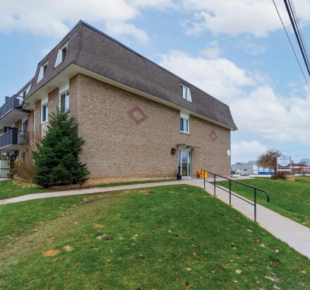 995 16th St E Exterior 9