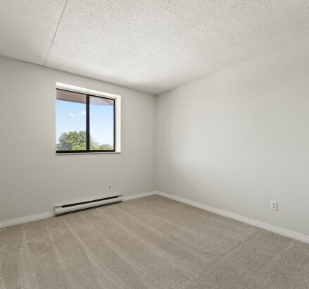 Glenwood Apartments June 2024 Amenities Unit 501 Exteriors Web 13 v2