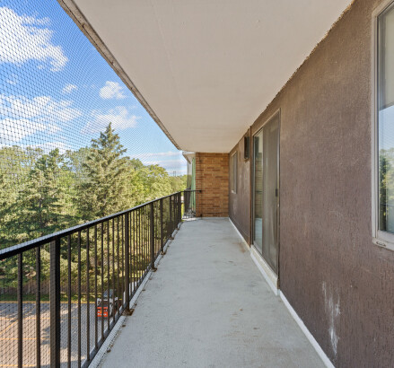 Glenwood Apartments June 2024 Amenities Unit 501 Exteriors Web 14