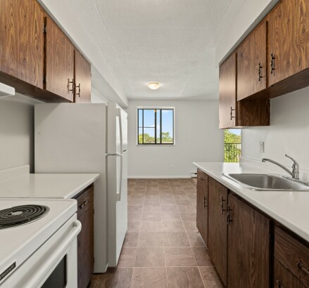 Glenwood Apartments June 2024 Amenities Unit 501 Exteriors Web 2 v2
