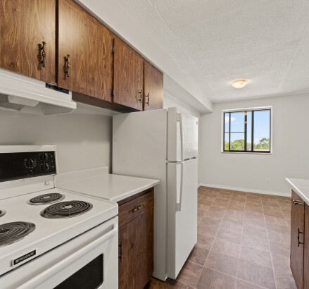 Glenwood Apartments June 2024 Amenities Unit 501 Exteriors Web 3